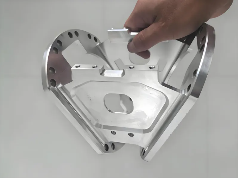 CNC मशीनिंग द्वारा अनुकूलित रोबोट पुर्जा निर्माण